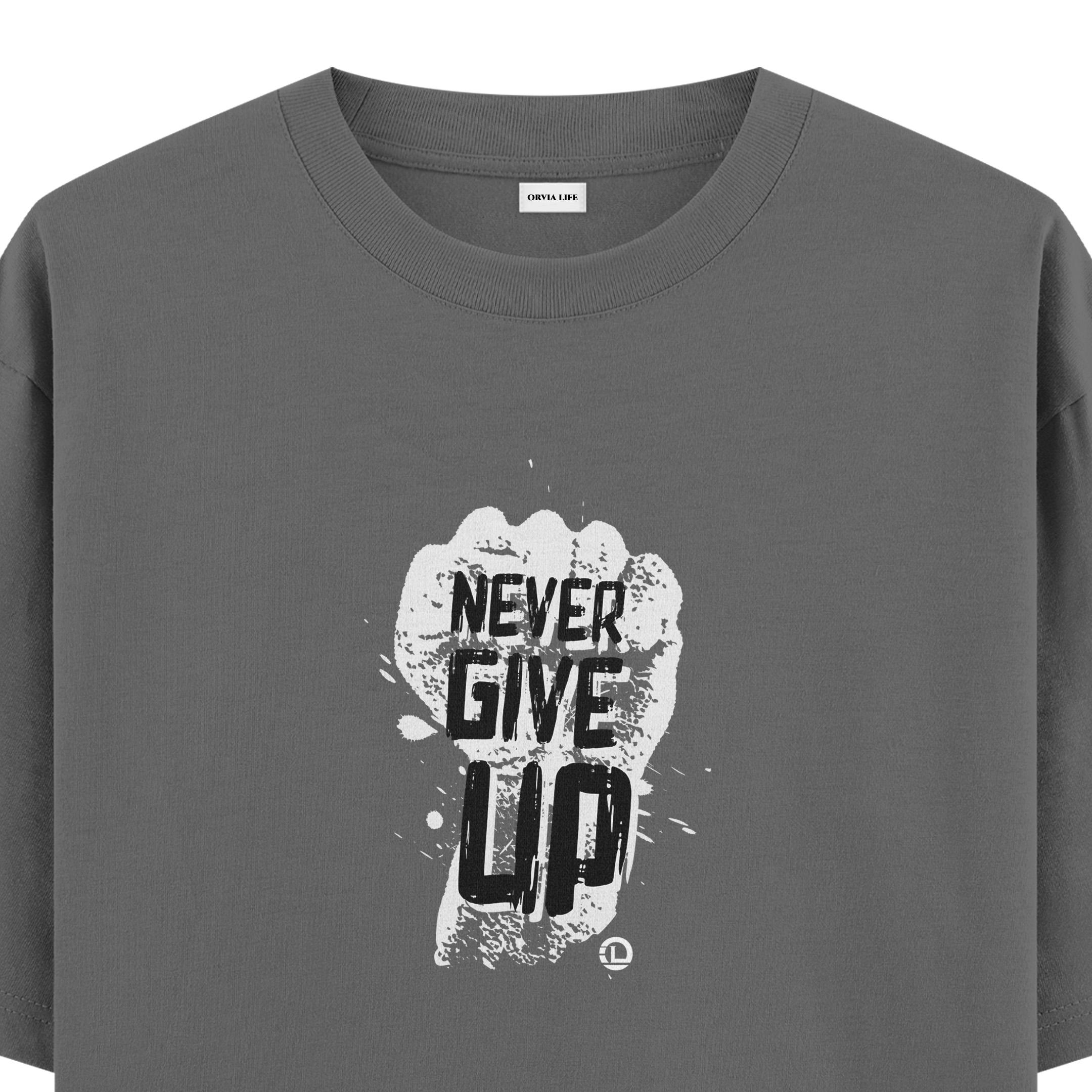 Never%20Give%20Up%20-%20Oversize%20T-shirt%20Antrasit