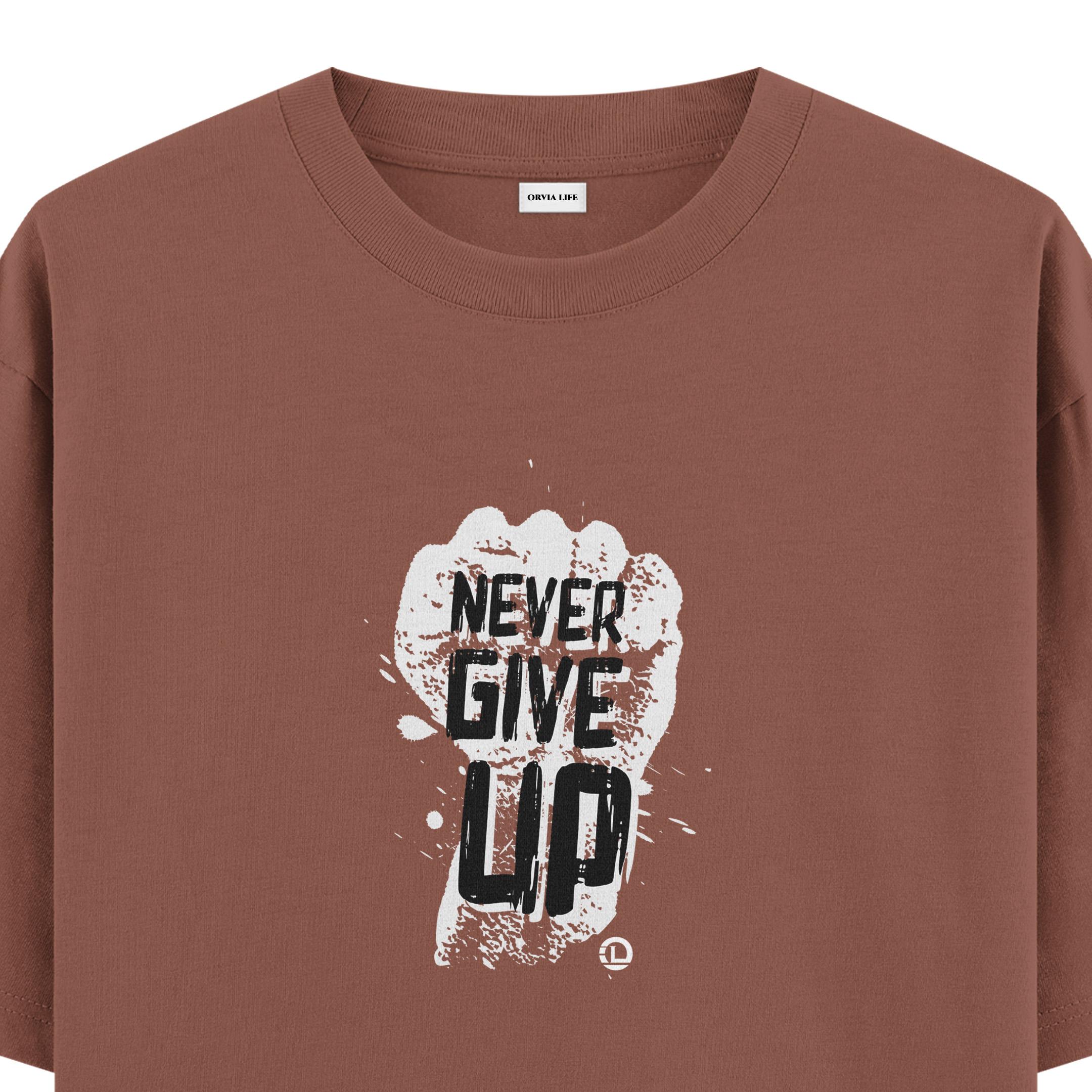 Never%20Give%20Up%20-%20Oversize%20T-shirt%20Kahverengi