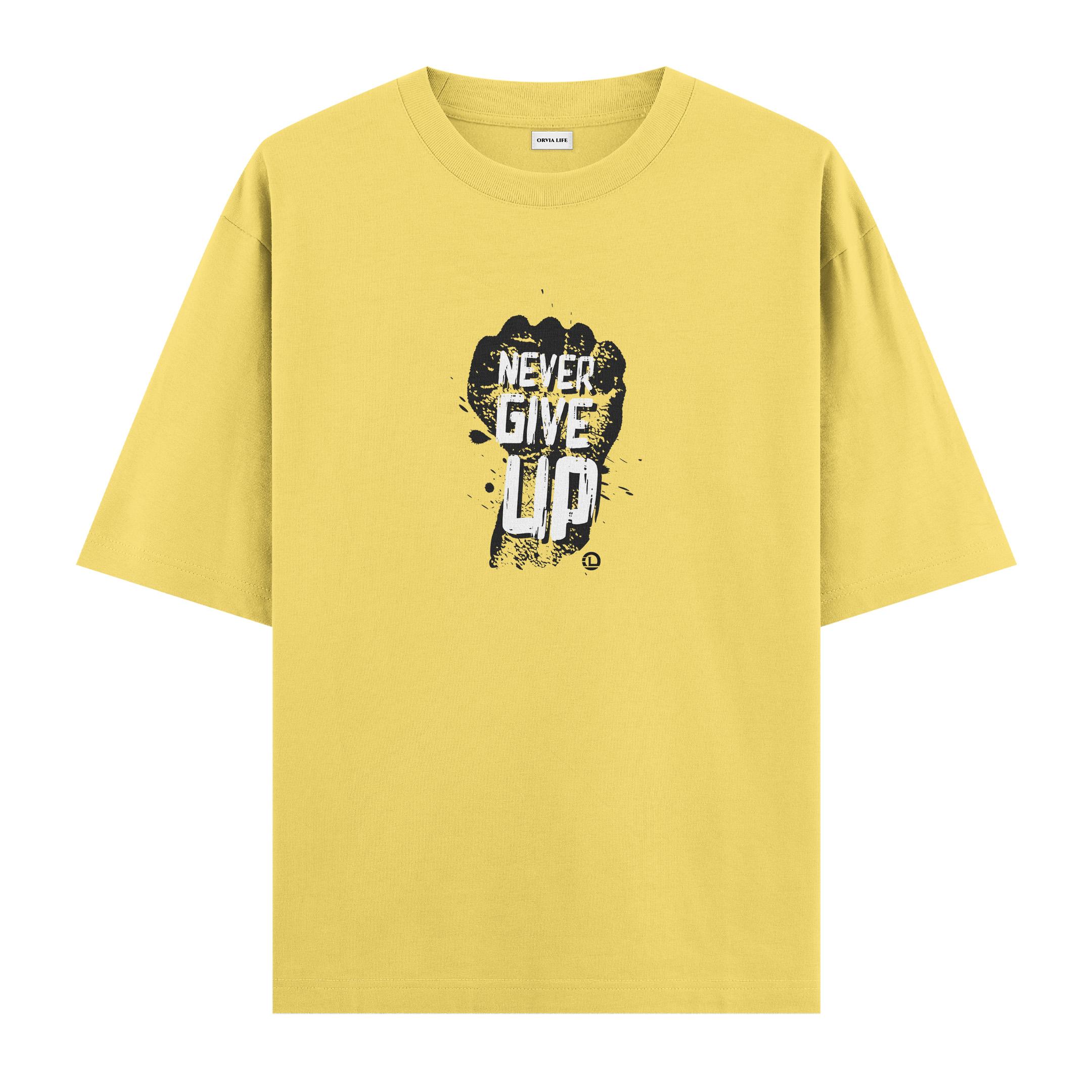 Never%20Give%20Up%20-%20Oversize%20T-shirt%20Sarı