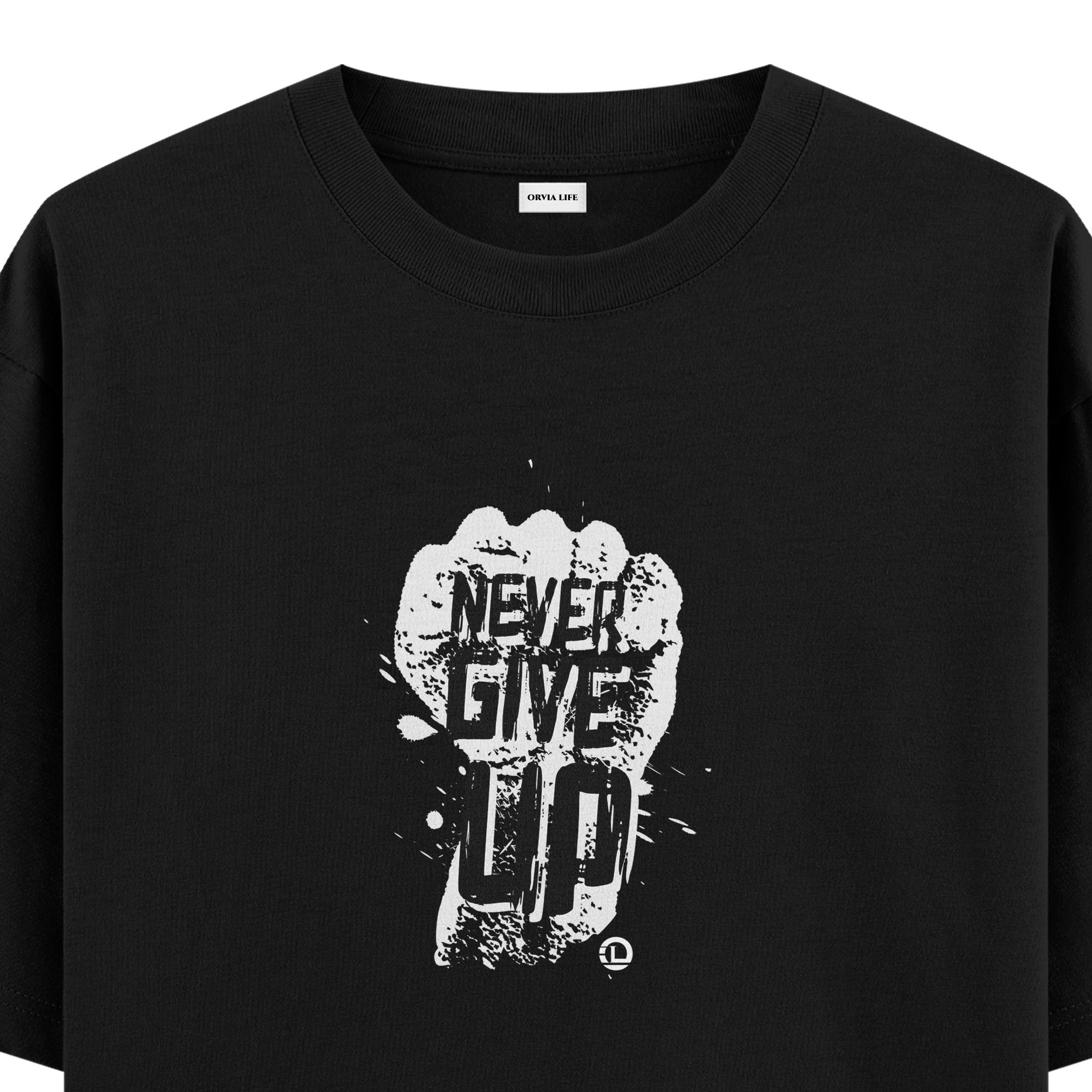 Never%20Give%20Up%20-%20Oversize%20T-shirt%20Siyah