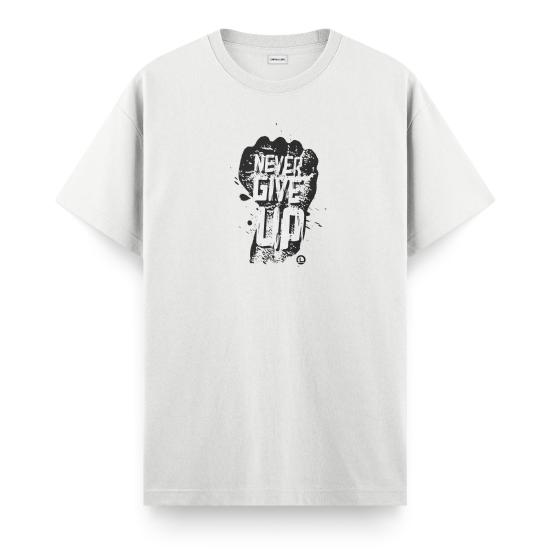 Never Give Up Regular T-shirt Beyaz