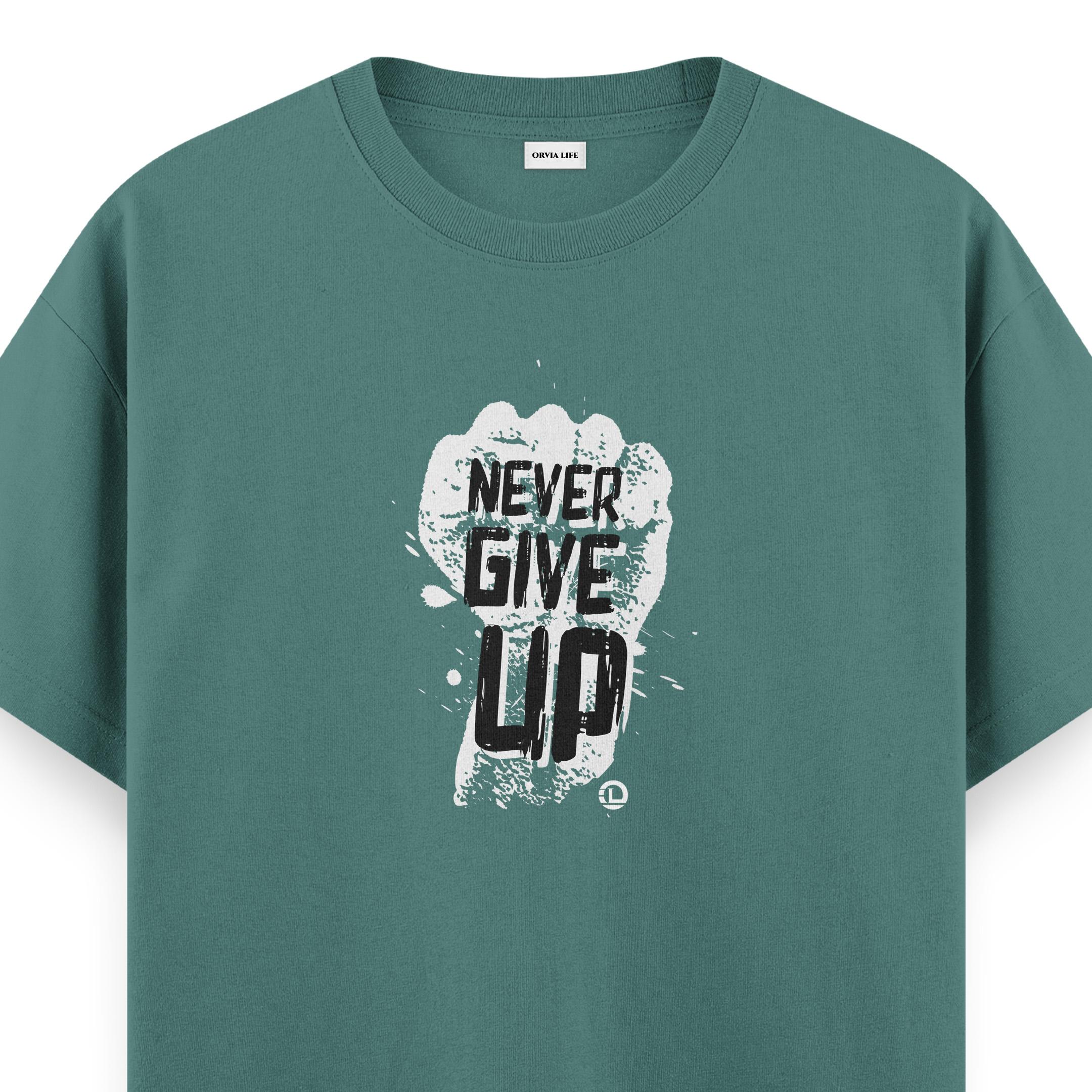 Never%20Give%20Up%20-%20Regular%20T-shirt%20Yeşil